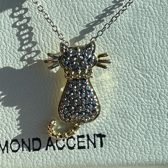 Diamond Cat Shaped Necklace - Picture 1 of 3